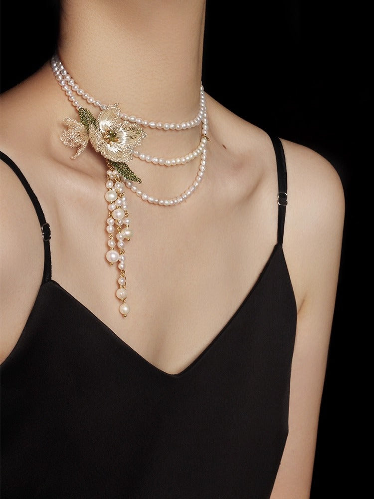 The Eternal Bloom: Why We Are Obsessed With Flower Jewelry Styles