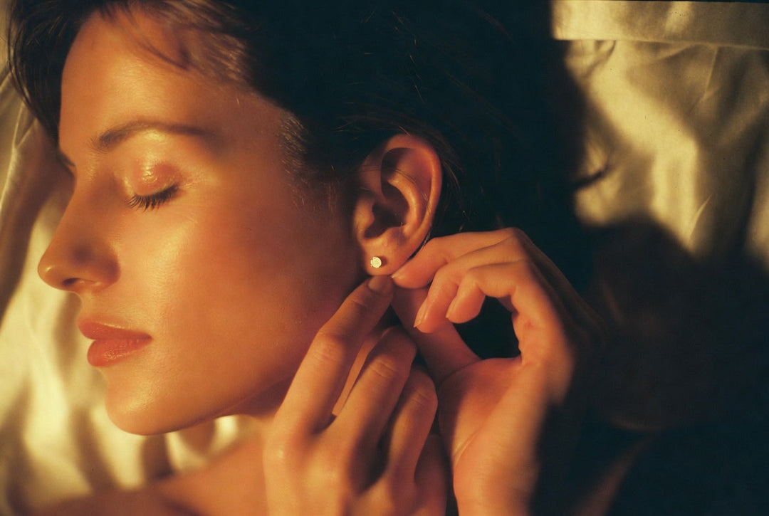 What Earrings Are Comfortable to Wear While Sleeping?