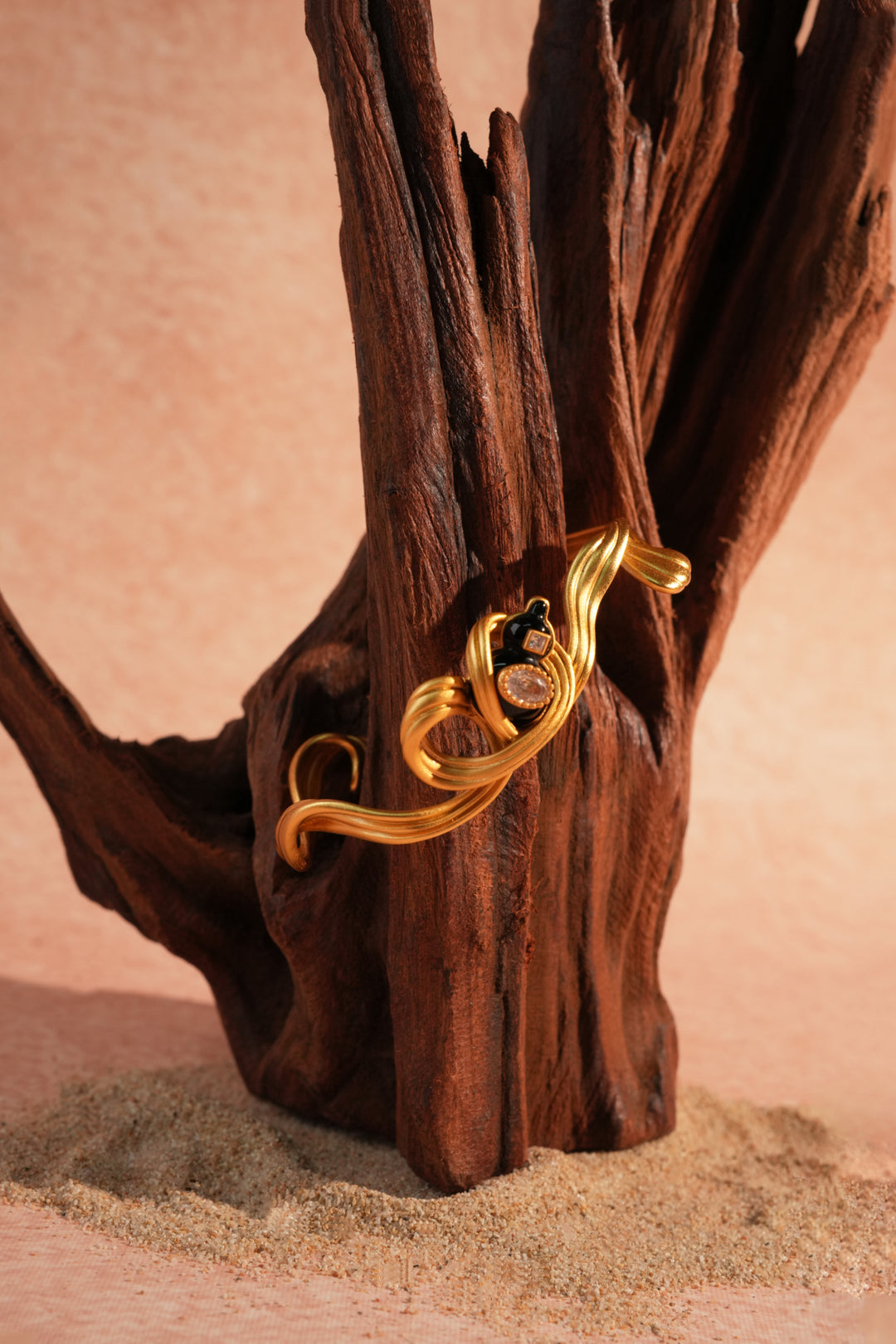 Soaring Fu Lu · Bangle with Black Onyx