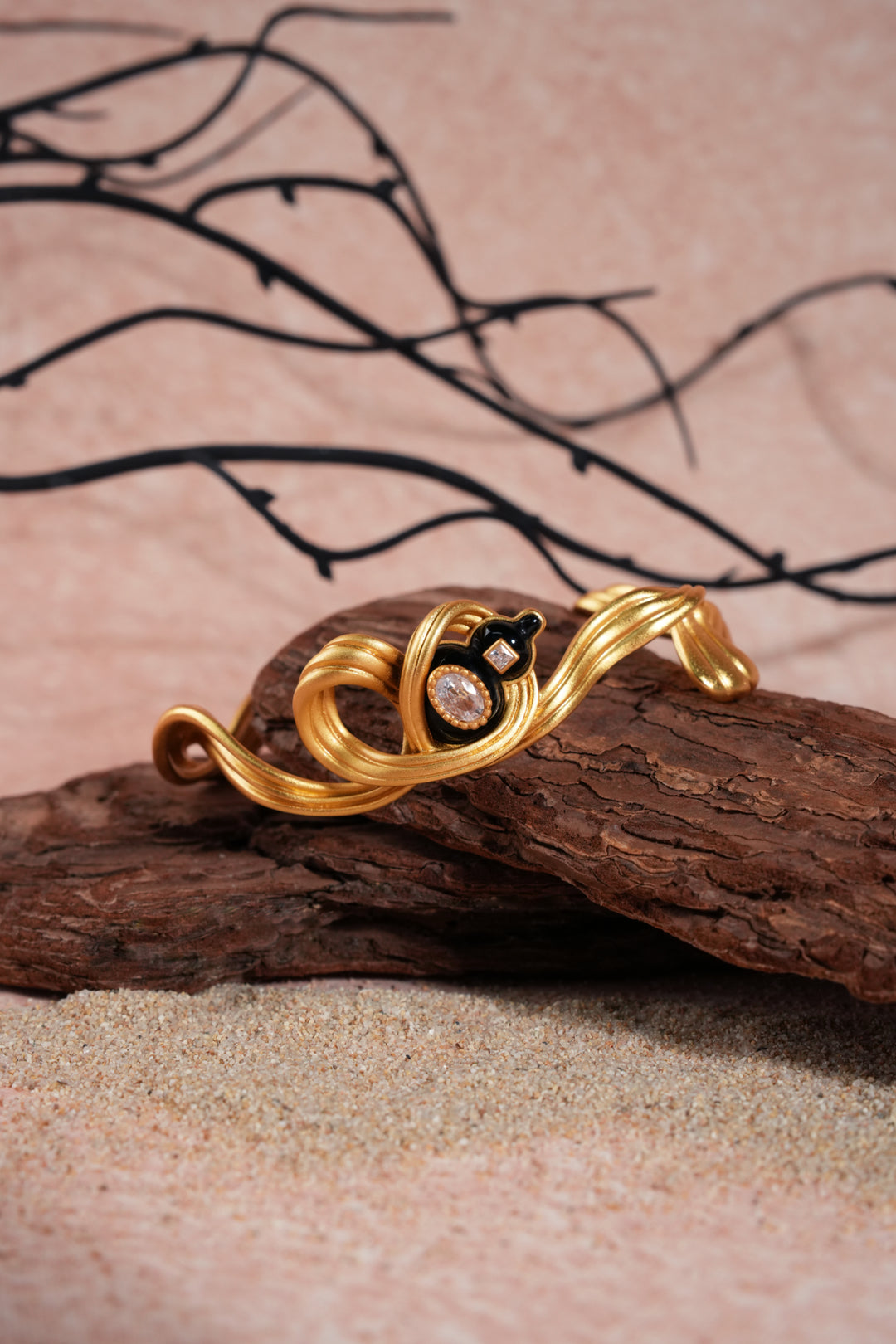 Soaring Fu Lu · Bangle with Black Onyx