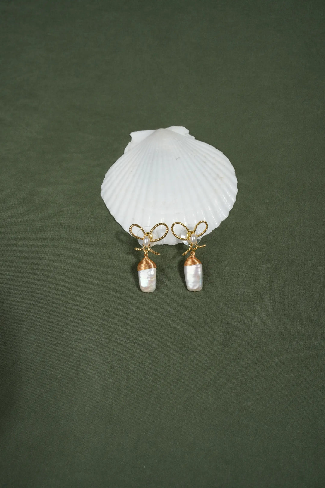 Melted Relic · Ribbon Pearl Earrings