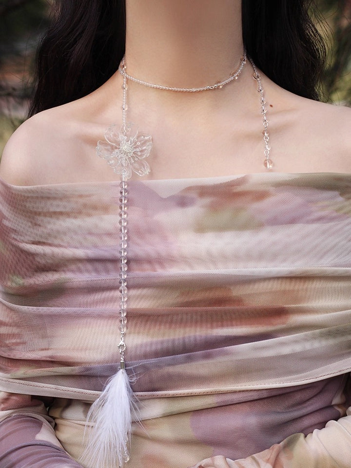 ガルサンフラワーフェザーフリンジネックレス