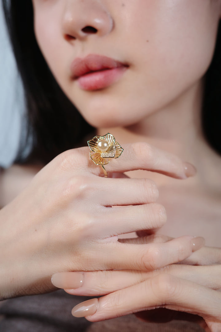 Gold Leaf Flower Ring in Gold-Plated Brass