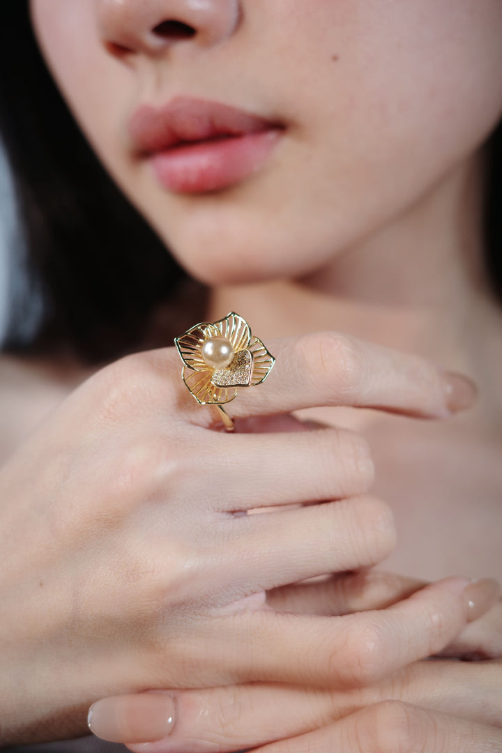 Gold Leaf Flower Ring in Gold-Plated Brass