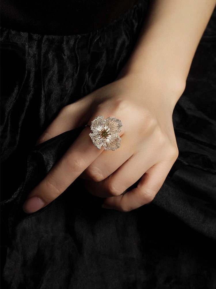 手作りの梅の花のオープンリング