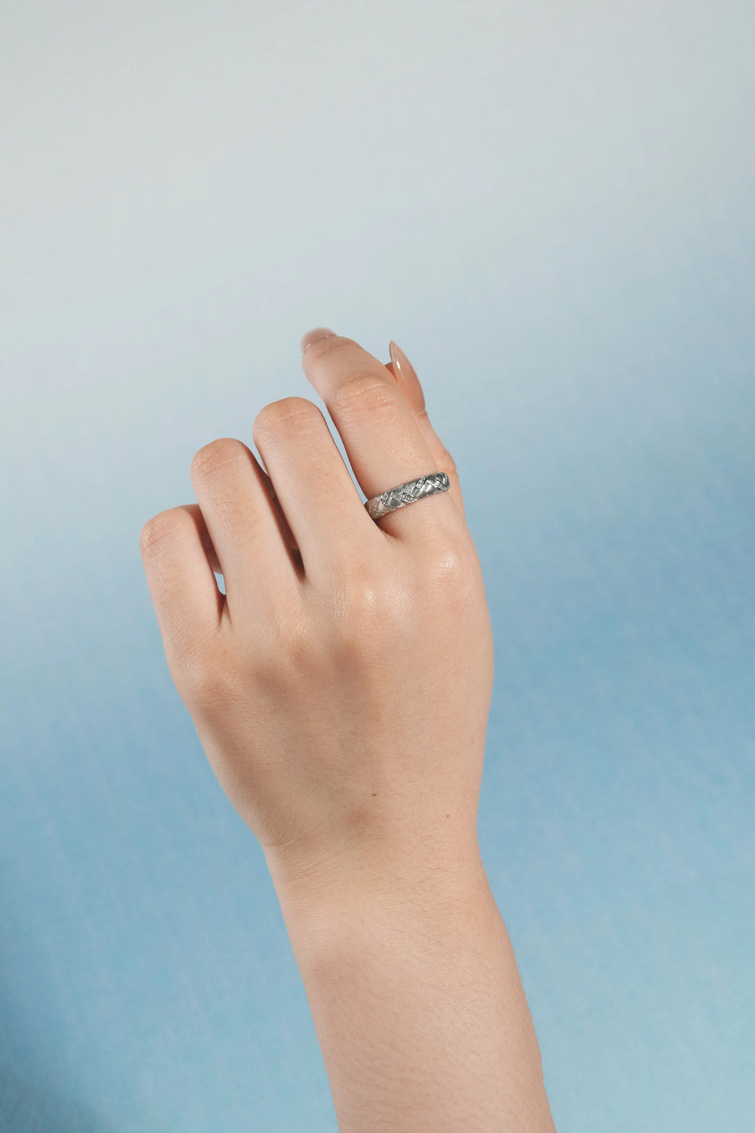 Éternelle Simple · Braided Pavé Crystal Ring