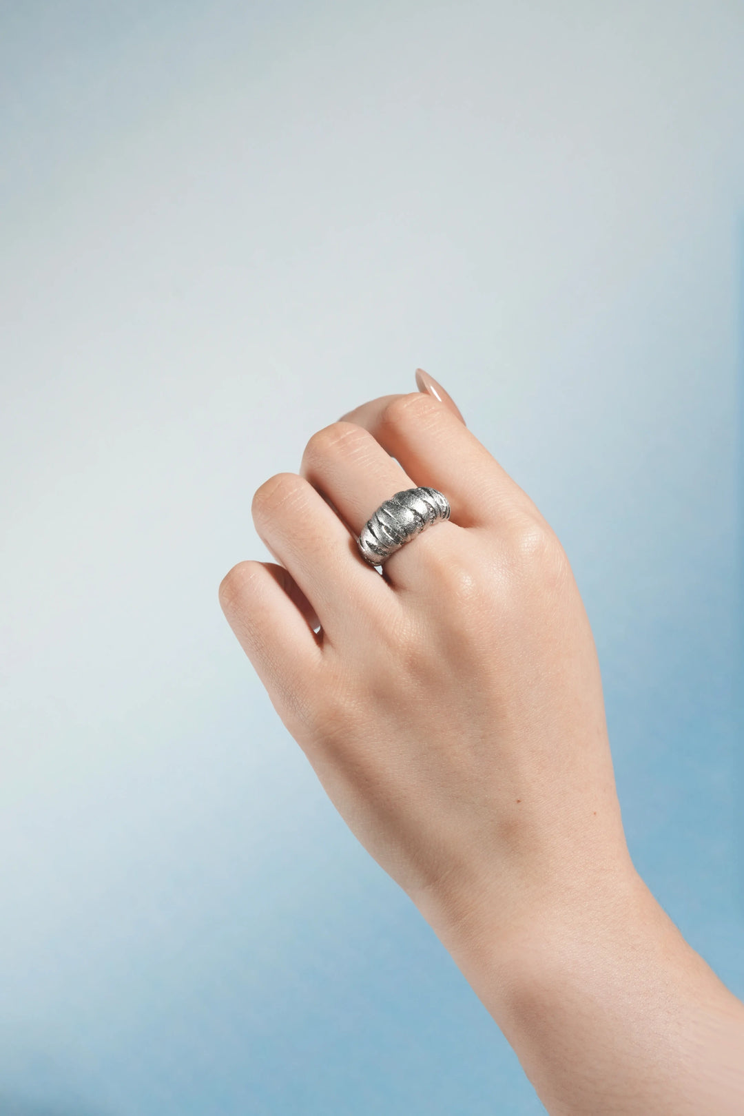 Éternelle Simple · Braided Twist Ring