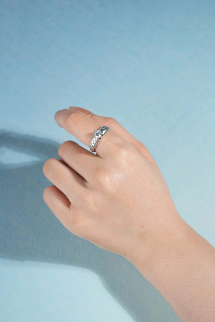 Éternelle Simple · Mountain Peak Crystal Ring