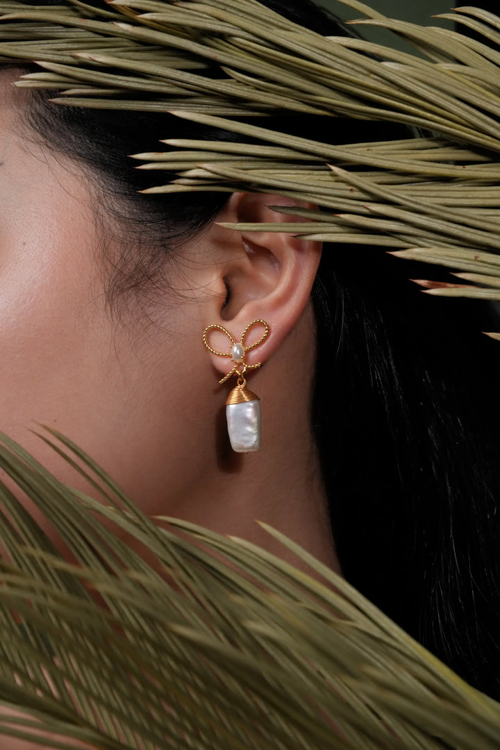 Melted Relic · Ribbon Pearl Earrings
