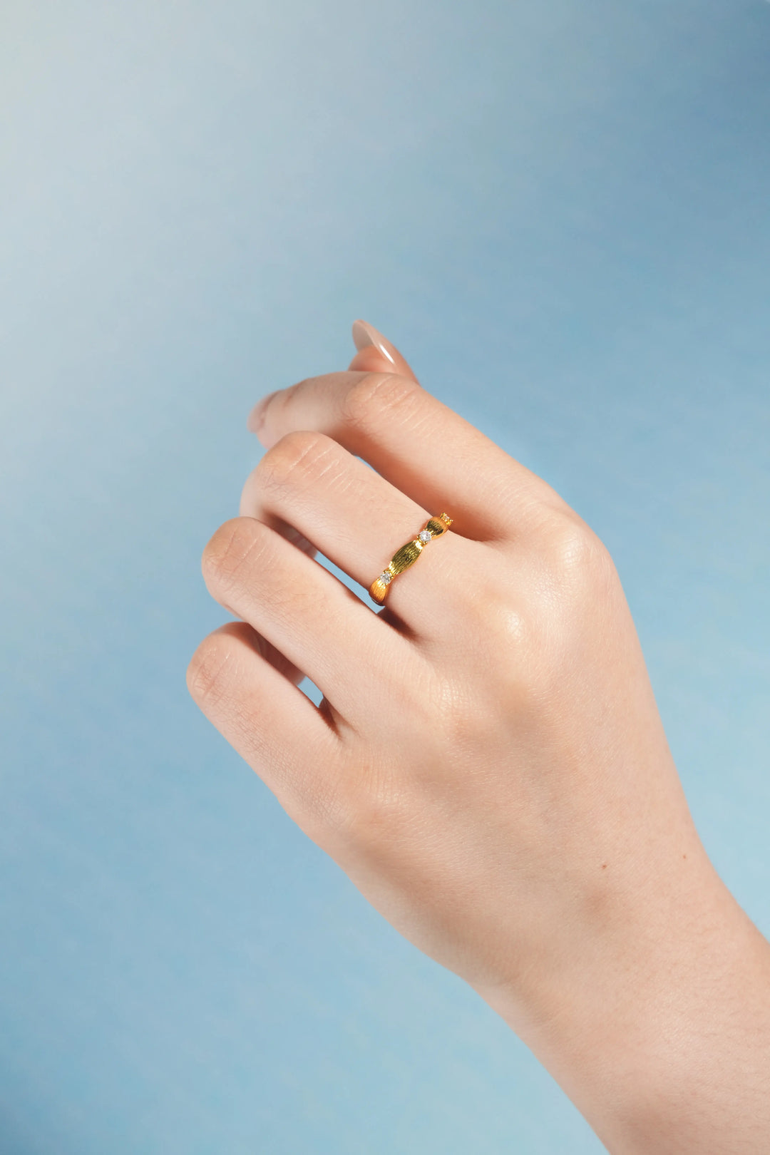 Éternelle Simple · Engraved Crystal Ring