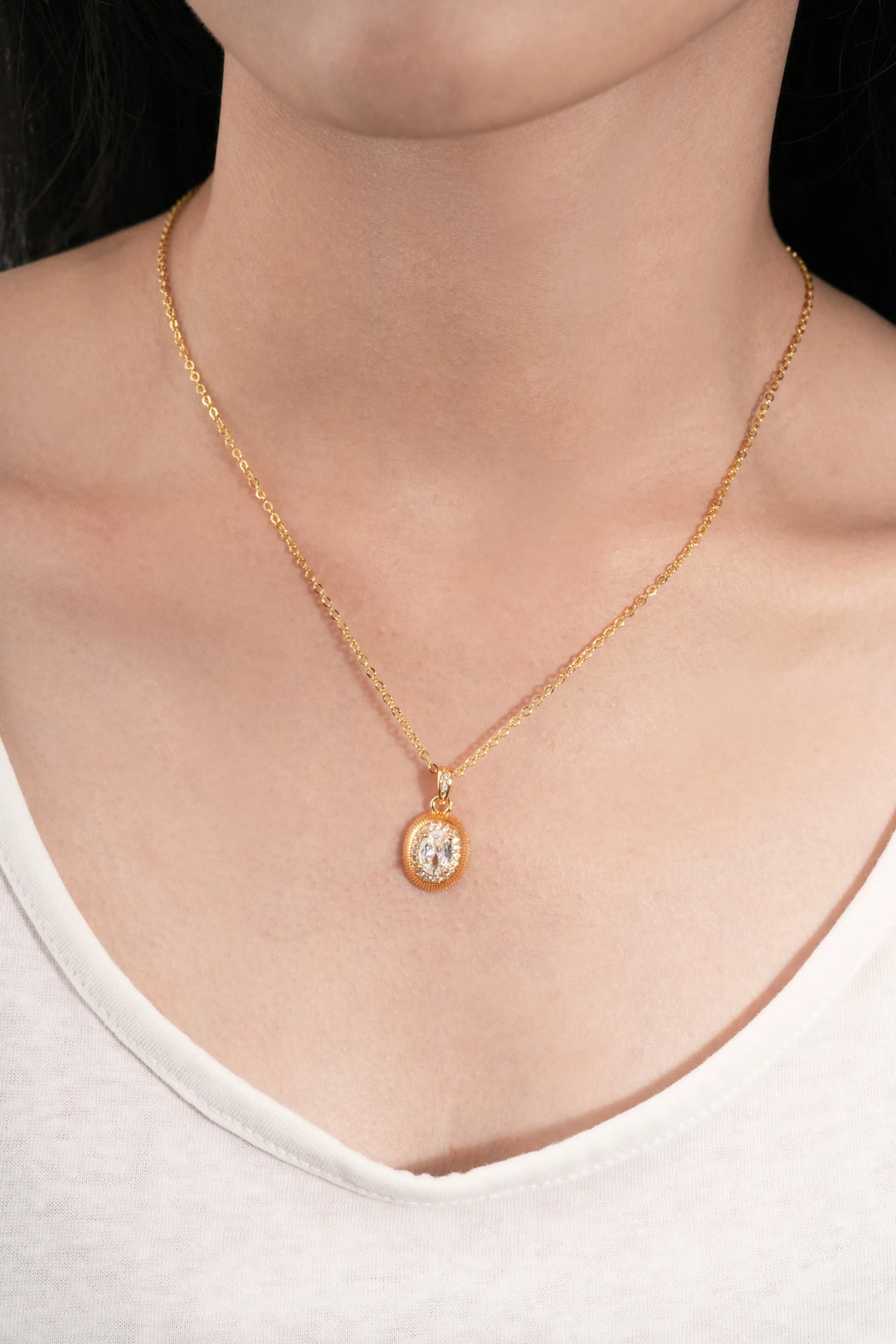 Éternelle Simple · Halo Crystal Necklace