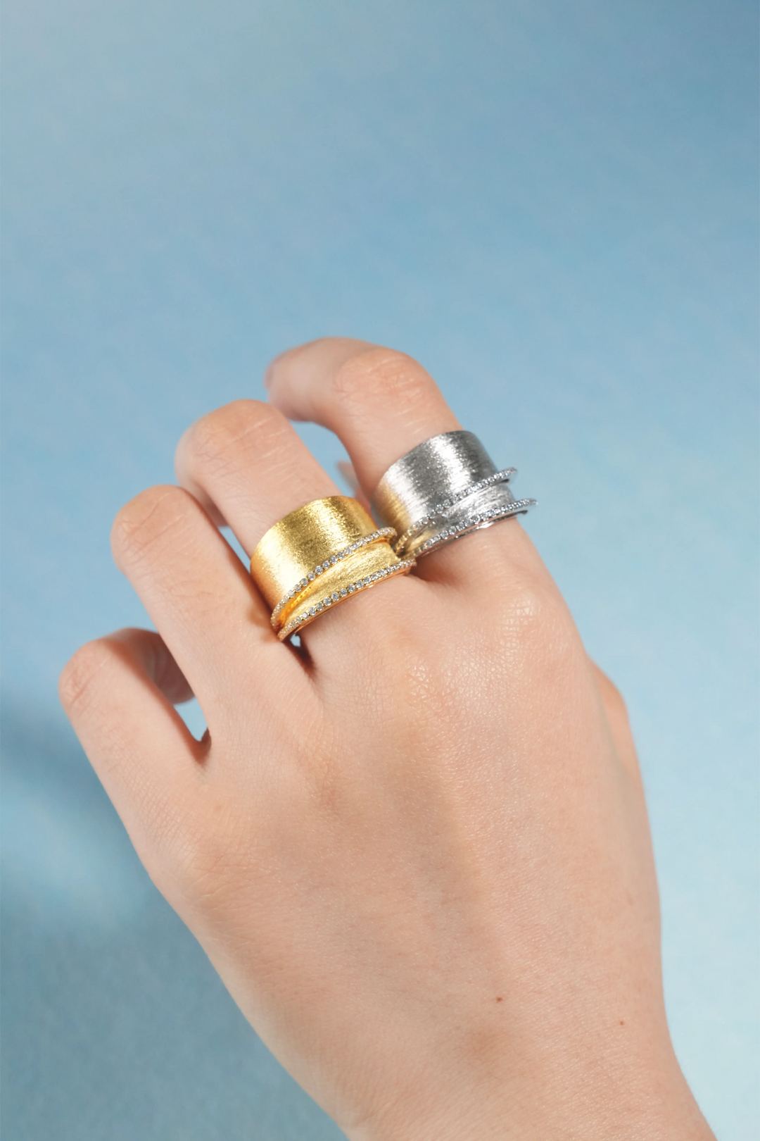 Éternelle Simple · Textured Chunky Ring