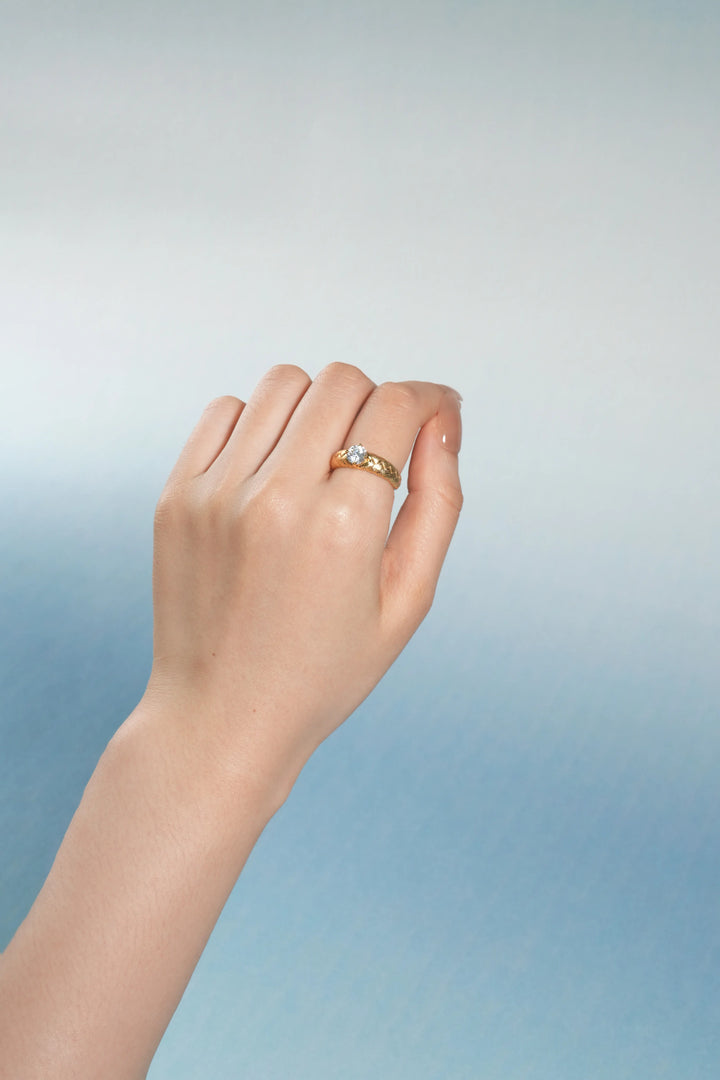 Éternelle Simple · Mountain Peak Crystal Ring