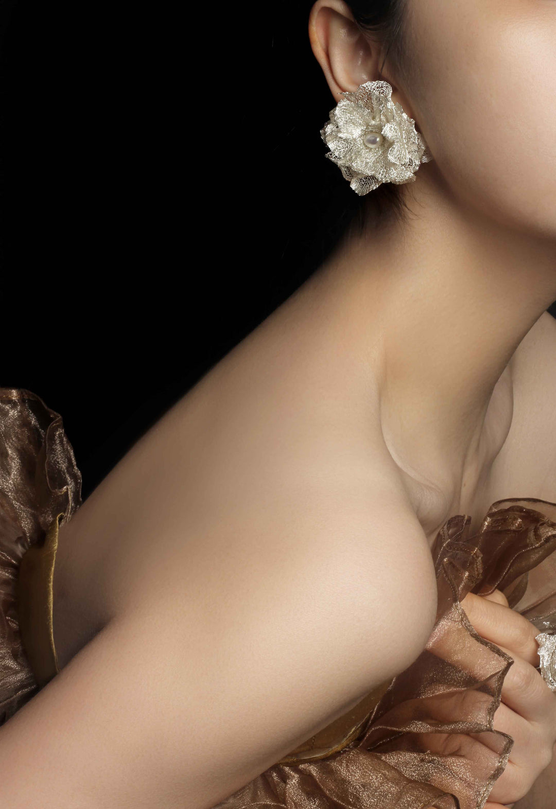 Metal Camellia Flower Pearl Stud Earring