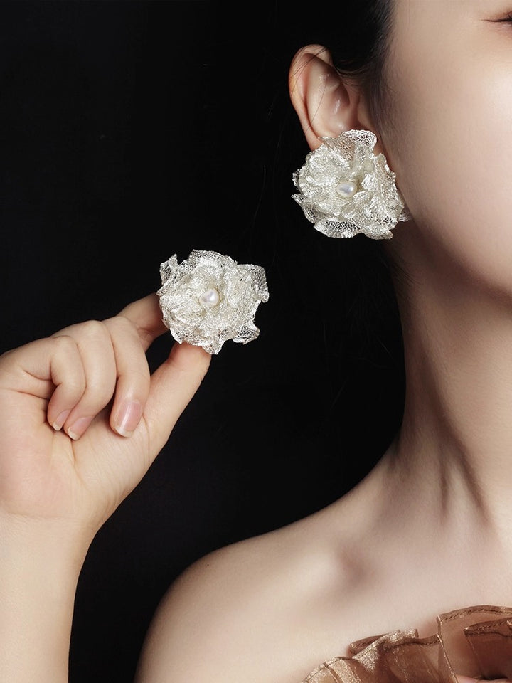 Metal Camellia Flower Pearl Stud Earring