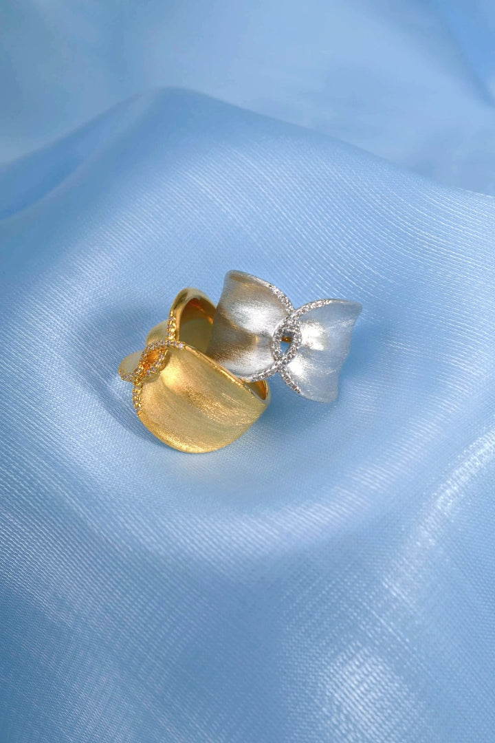 Éternelle Simple · Cross X Wide Cuff Ring