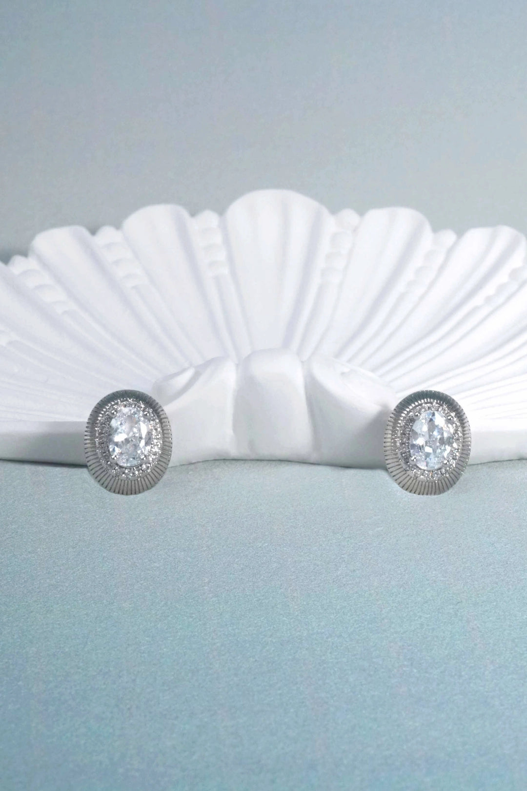 Éternelle Simple · Crystal Stud Earrings