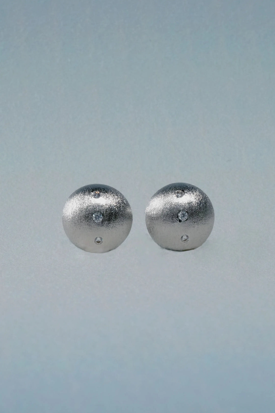 Éternelle Simple · Dome Stud Earrings