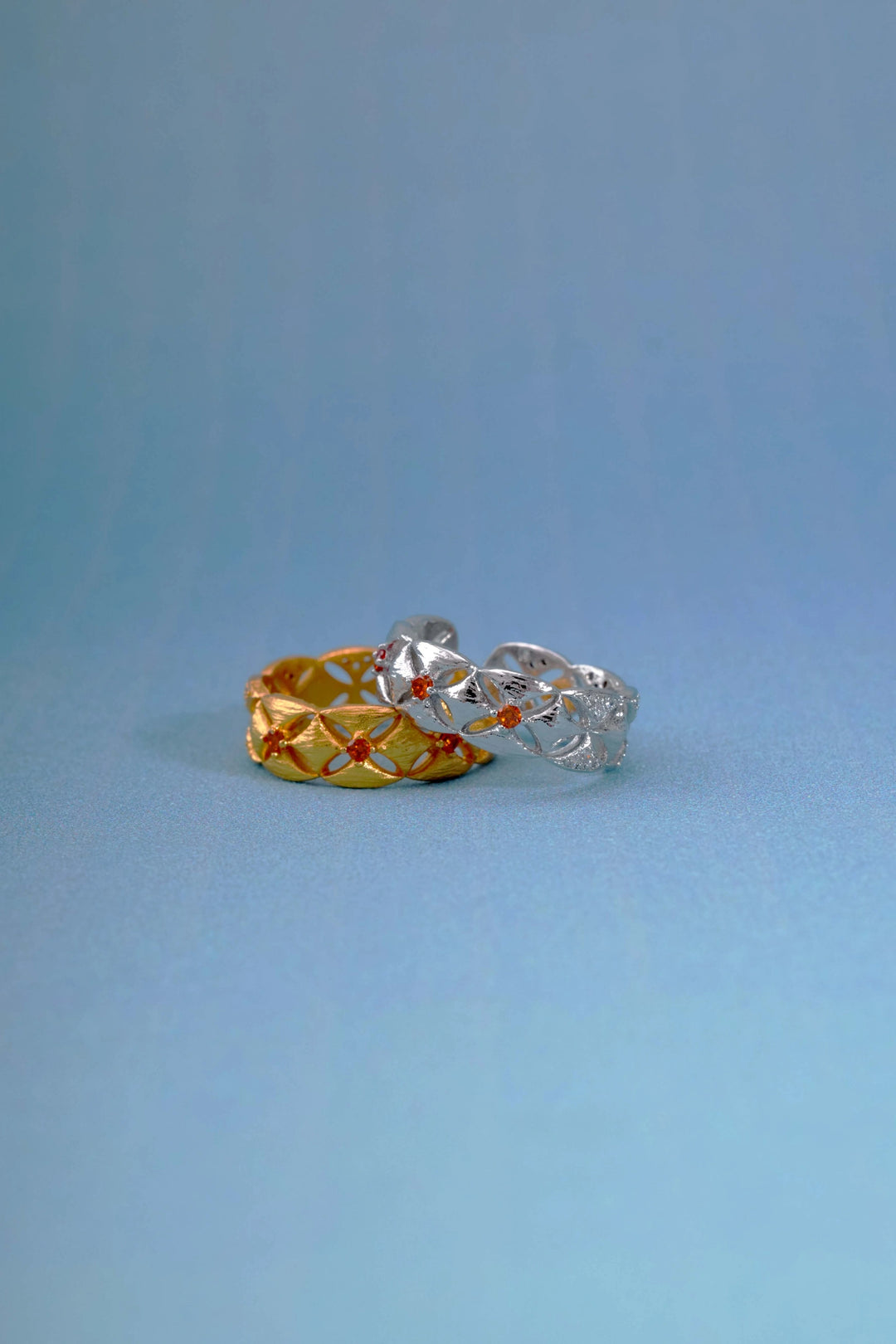 Éternelle Simple · Four-Petal Floral Cutout Ring