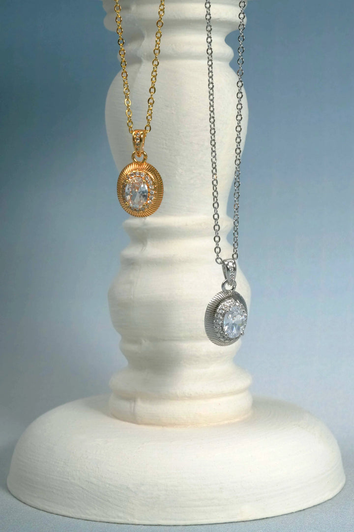 Éternelle Simple · Halo Crystal Necklace