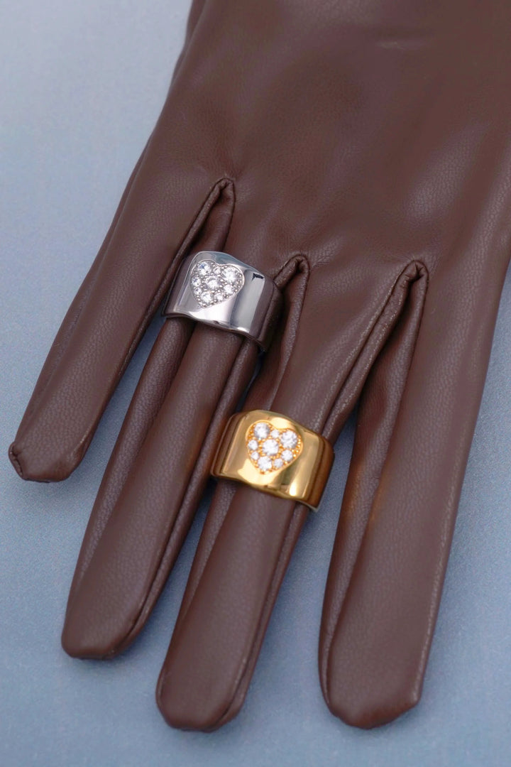 Éternelle Simple · Heart Signet Wide Band Ring