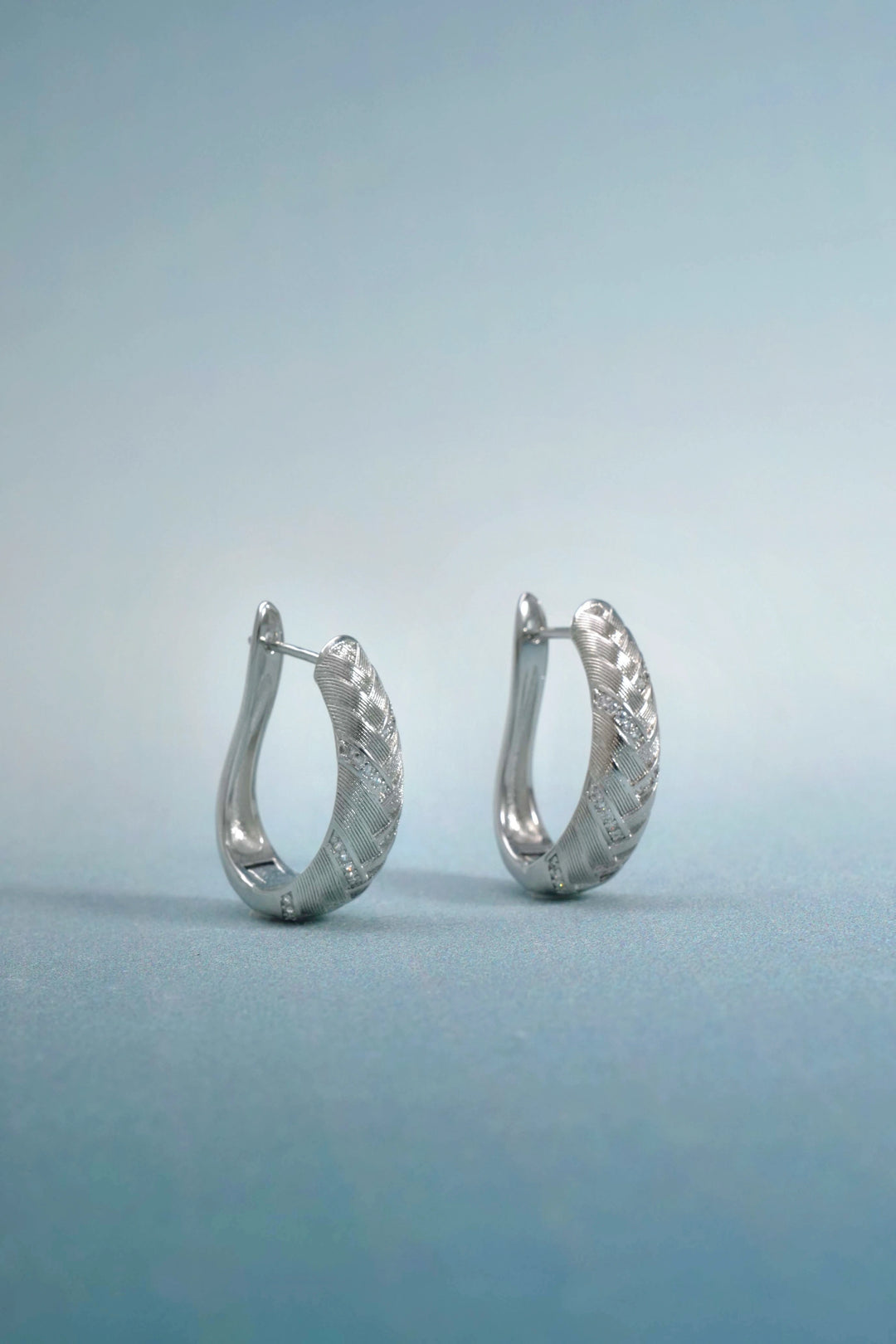 Éternelle Simple · Pavé Huggie Hoop Earrings
