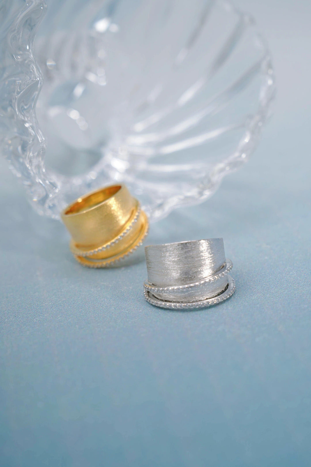 Éternelle Simple · Textured Chunky Ring