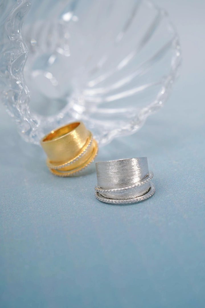 Éternelle Simple · Textured Chunky Ring