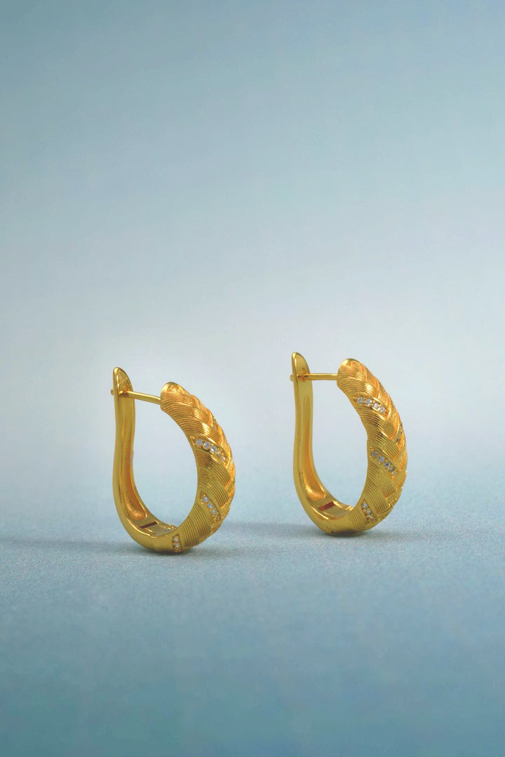 Éternelle Simple · Pavé Huggie Hoop Earrings