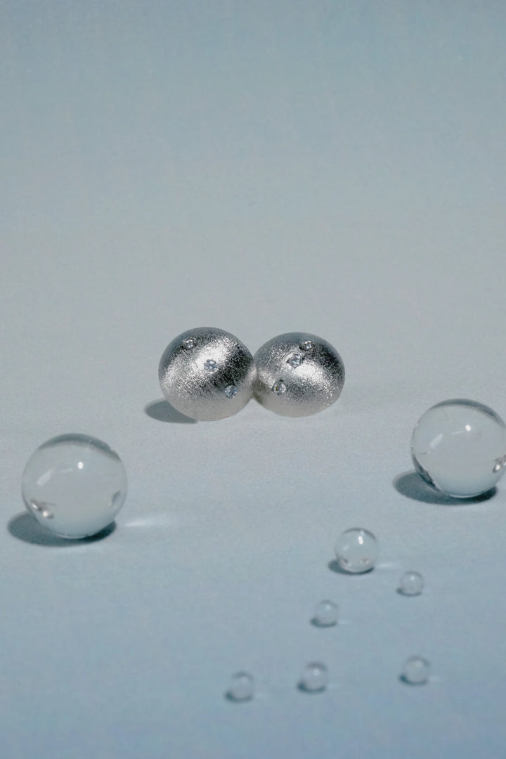 Éternelle Simple · Dome Stud Earrings