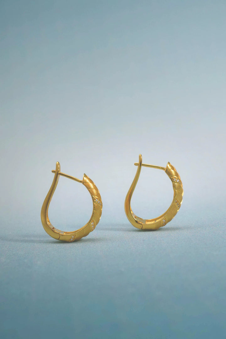 Éternelle Simple · Pavé Huggie Hoop Earrings