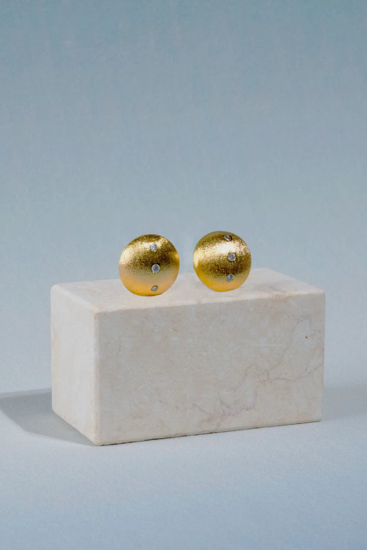 Éternelle Simple · Dome Stud Earrings