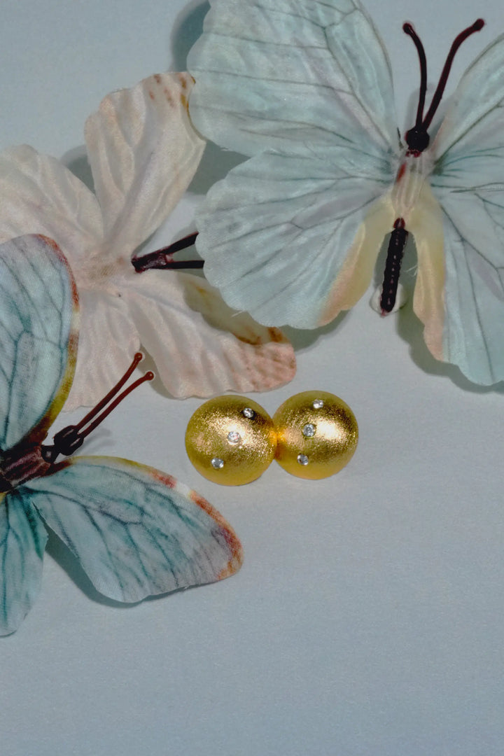 Éternelle Simple · Dome Stud Earrings