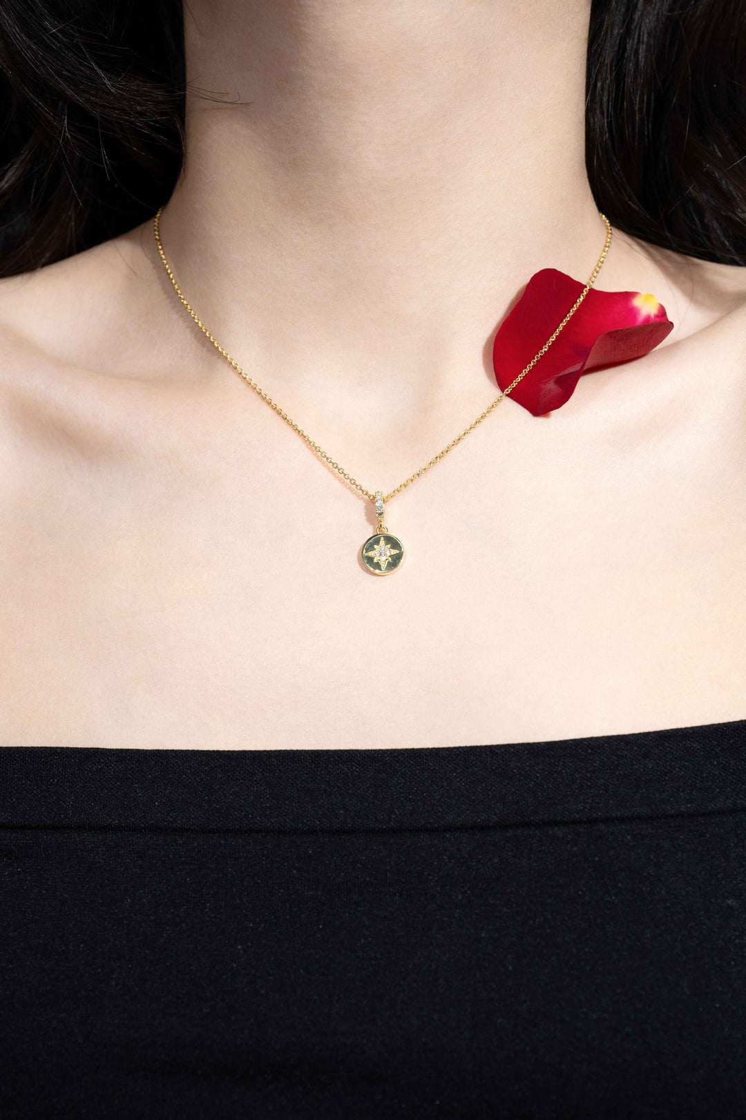 Star Shine Necklace in Gold-Plated Brass