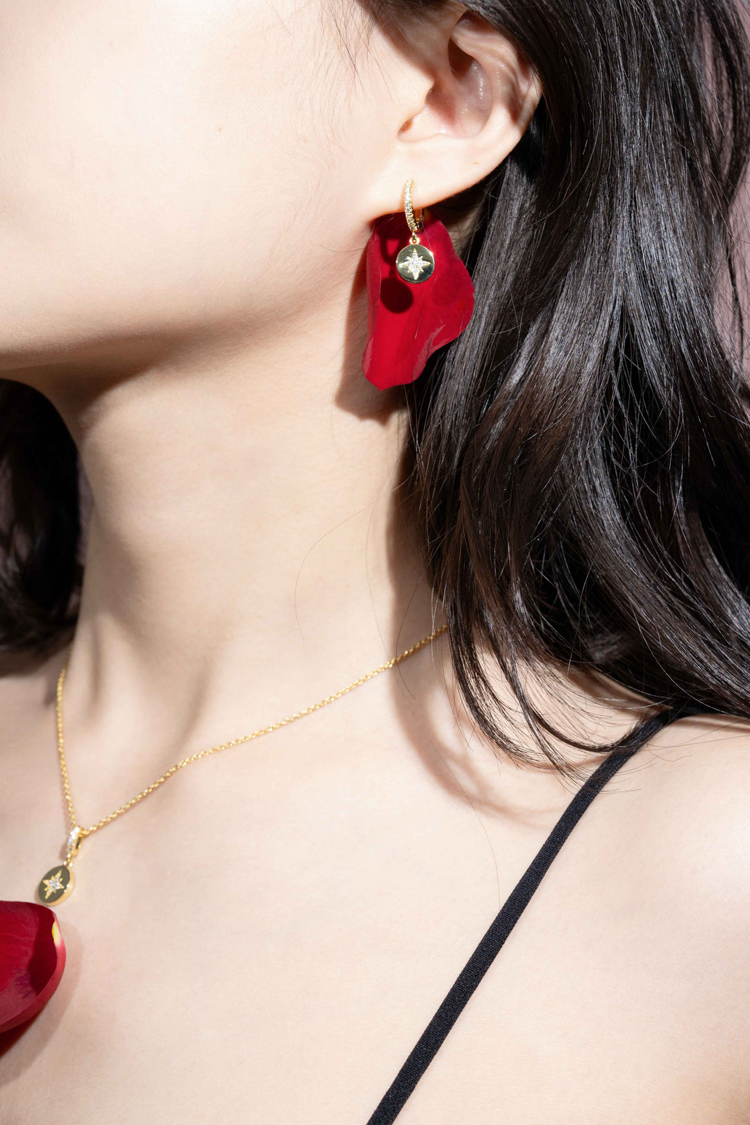 Twinkling Starlet Earrings in Gold-Plated Brass